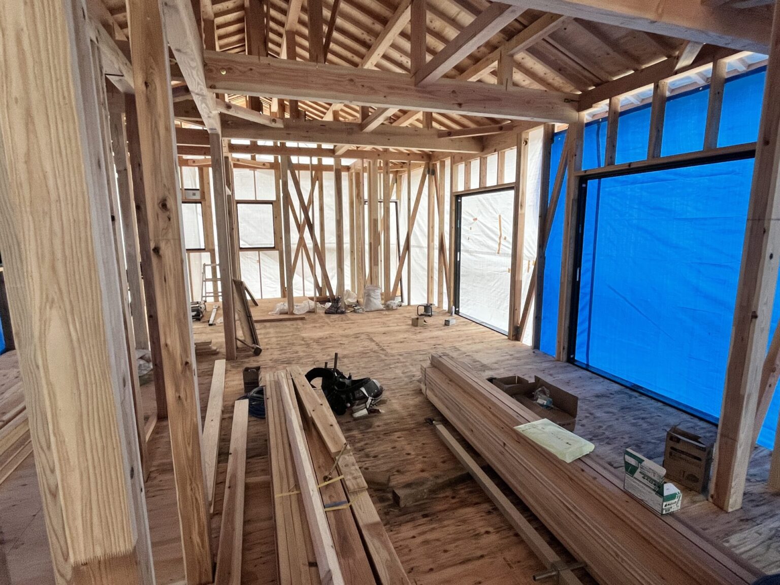 上棟 完全自由設計・月4万円台～の家｜KIRIN HOUSE 山口で平屋と2階が完全自由設計でローコスト住宅メーカーよりも安くで建てる